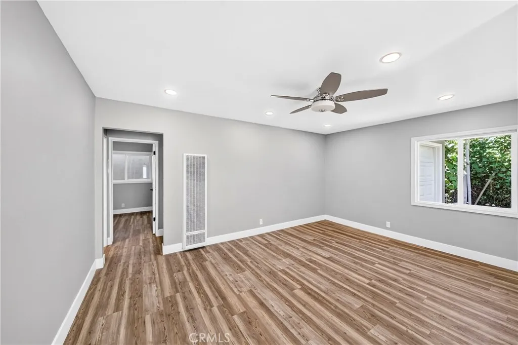 Inside shot 12-13719 1/2 Yukon Ave