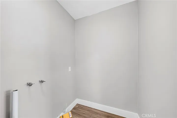 Inside shot 2-13717 1/2 Yukon Ave
