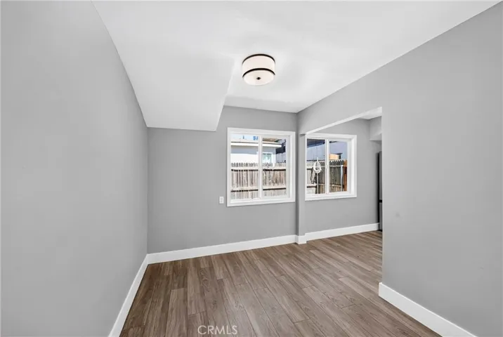 Inside shot 9-13717 1/2 Yukon Ave