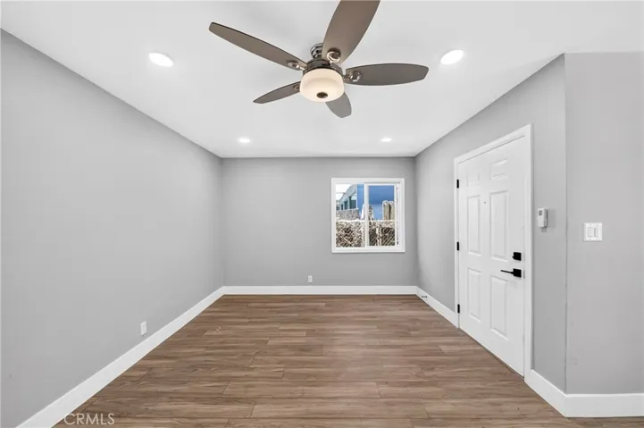 Inside shot 11-13717 1/2 Yukon Ave