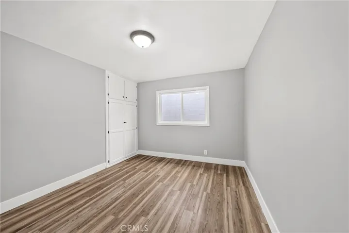 Inside shot 18-13719 1/2 Yukon Ave