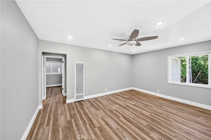 Inside shot 12-13719 1/2 Yukon Ave