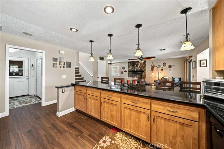 42301 Woodstone, Lancaster, California 93536