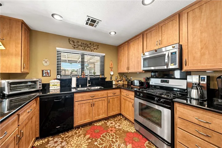 42301 Woodstone, Lancaster, California 93536