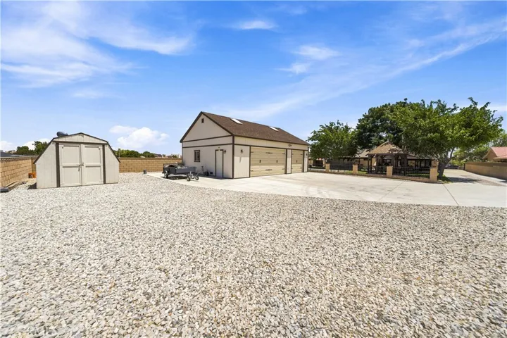 42301 Woodstone, Lancaster, California 93536