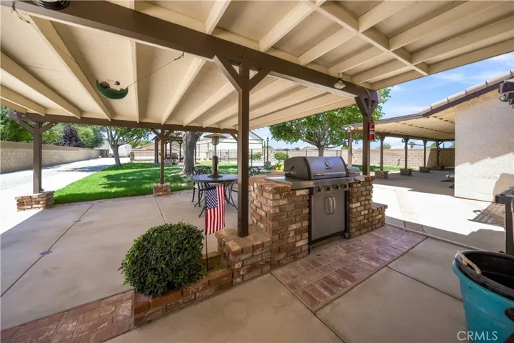 42301 Woodstone, Lancaster, California 93536