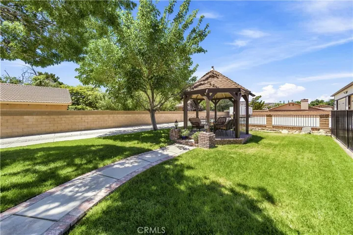 42301 Woodstone, Lancaster, California 93536
