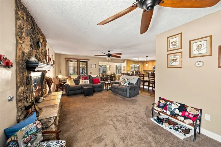 42301 Woodstone, Lancaster, California 93536
