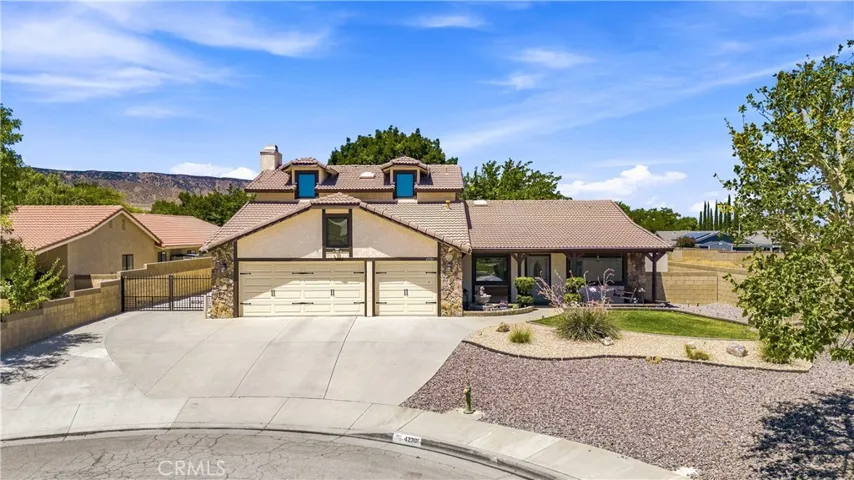 42301 Woodstone, Lancaster, California 93536