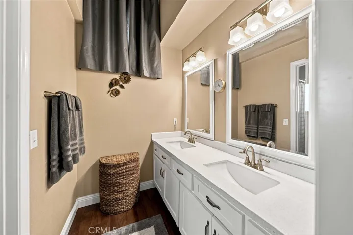 42301 Woodstone, Lancaster, California 93536