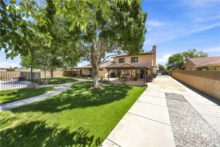 42301 Woodstone, Lancaster, California 93536
