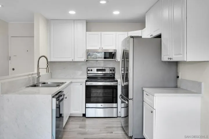 3427 Capalina Rpad 25, San Marcos, California 92069