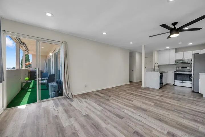 3427 Capalina Rpad 25, San Marcos, California 92069