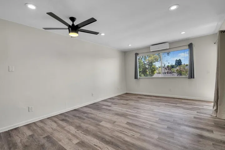3427 Capalina Rpad 25, San Marcos, California 92069