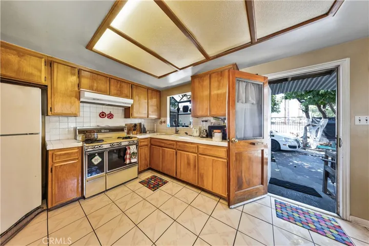 3723 Randolph, Huntington Park, California 90255