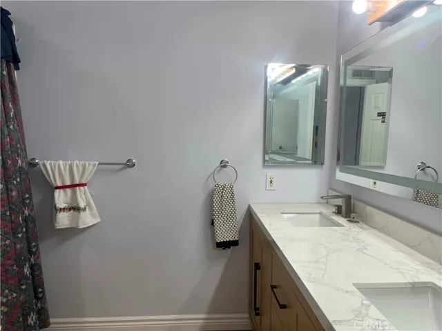 Double Sink Bath