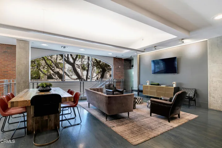 840 E Green St- HsHProd-13