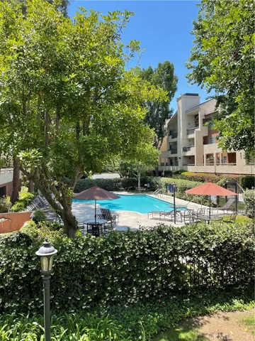 5540 Owensmouth, Woodland Hills, California 91367