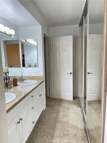 5540 Owensmouth, Woodland Hills, California 91367
