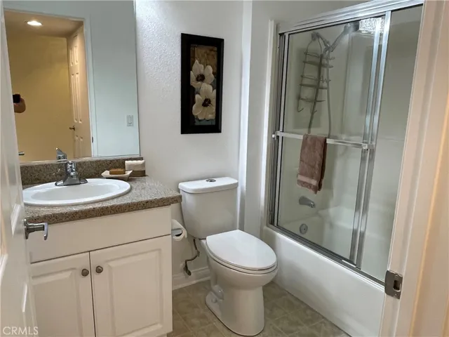 5540 Owensmouth, Woodland Hills, California 91367