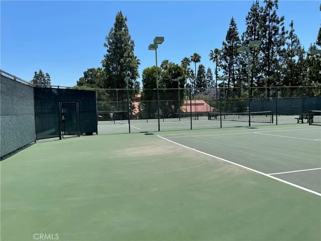 5540 Owensmouth, Woodland Hills, California 91367