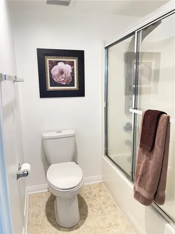 5540 Owensmouth, Woodland Hills, California 91367