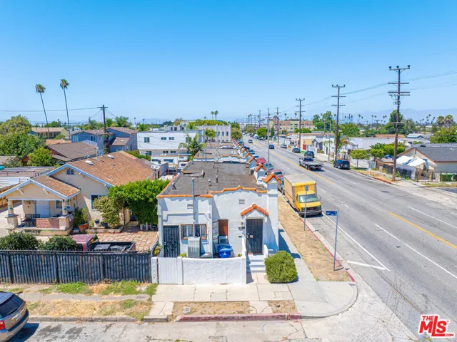 6533 S Hoover Street, Los Angeles, California 90044