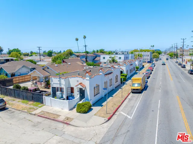 6533 S Hoover Street, Los Angeles, California 90044