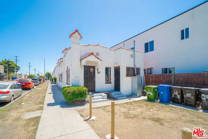 6533 S Hoover Street, Los Angeles, California 90044