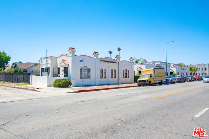 6533 S Hoover Street, Los Angeles, California 90044