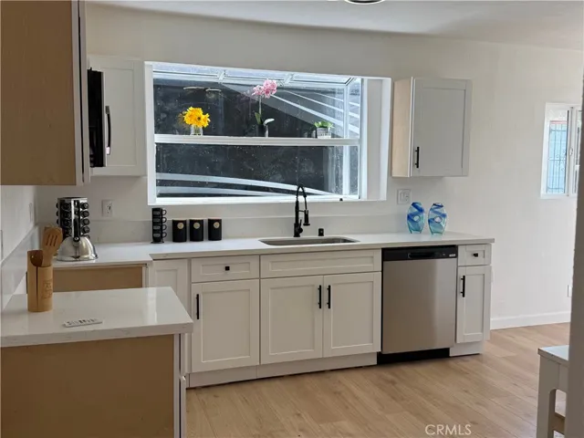 9151 La Salle, Los Angeles, California 90047