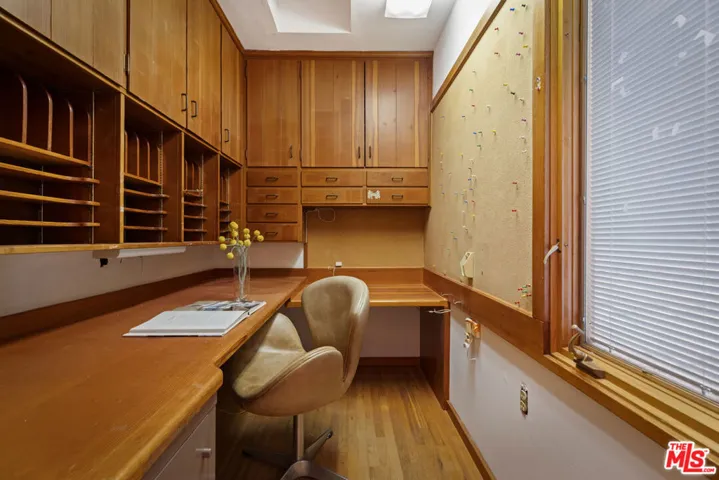 2586 Aberdeen Avenue, Los Angeles, California 90027