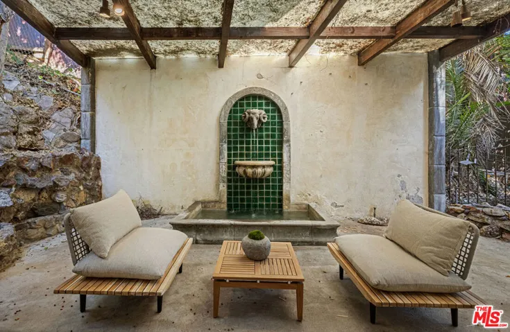 2586 Aberdeen Avenue, Los Angeles, California 90027
