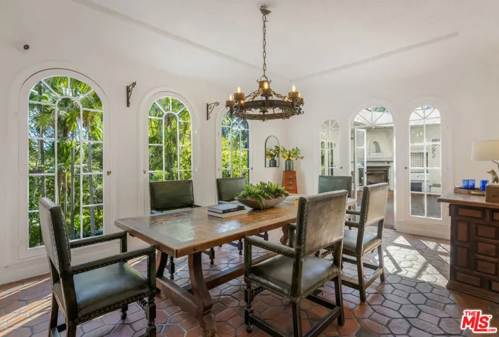 2586 Aberdeen Avenue, Los Angeles, California 90027