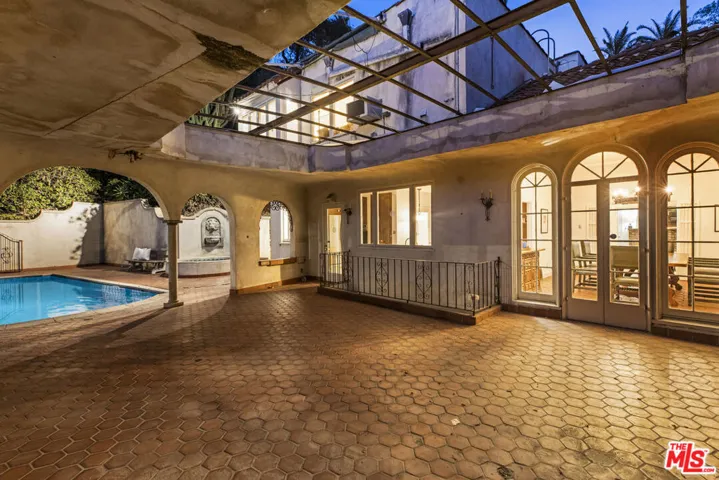 2586 Aberdeen Avenue, Los Angeles, California 90027