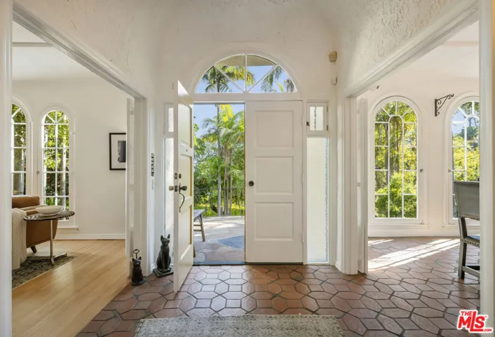 2586 Aberdeen Avenue, Los Angeles, California 90027