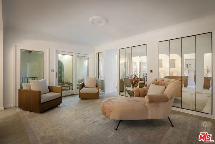 2586 Aberdeen Avenue, Los Angeles, California 90027
