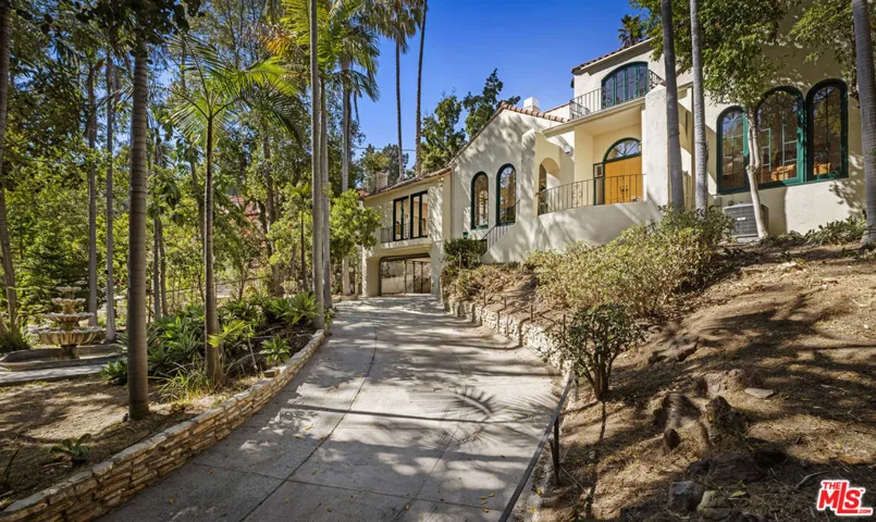 2586 Aberdeen Avenue, Los Angeles, California 90027