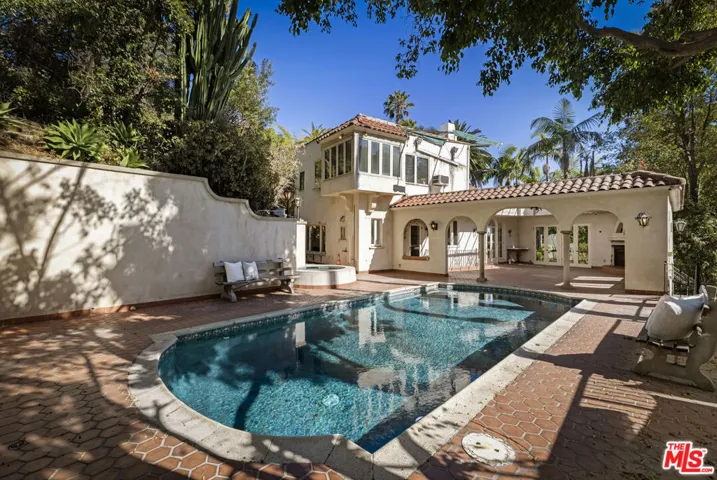 2586 Aberdeen Avenue, Los Angeles, California 90027