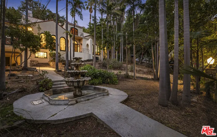 2586 Aberdeen Avenue, Los Angeles, California 90027