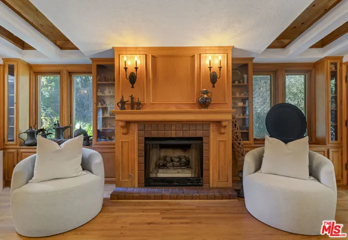 2586 Aberdeen Avenue, Los Angeles, California 90027