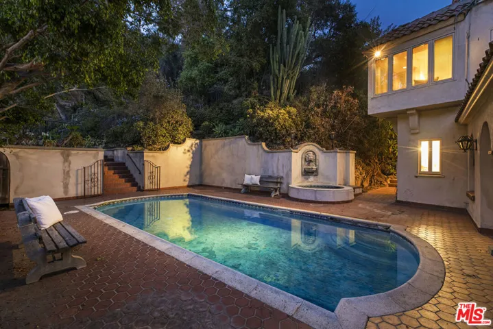 2586 Aberdeen Avenue, Los Angeles, California 90027