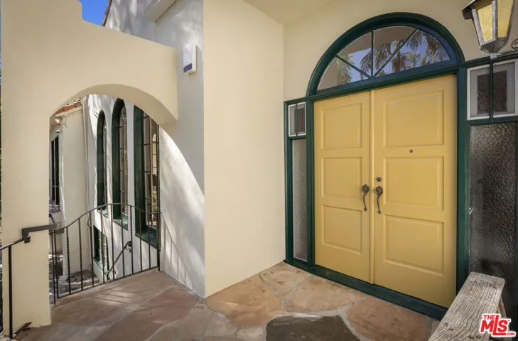 2586 Aberdeen Avenue, Los Angeles, California 90027