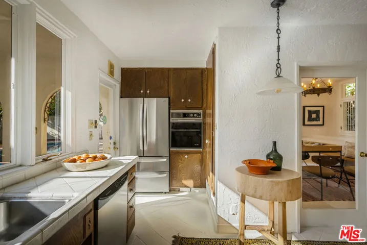 2586 Aberdeen Avenue, Los Angeles, California 90027