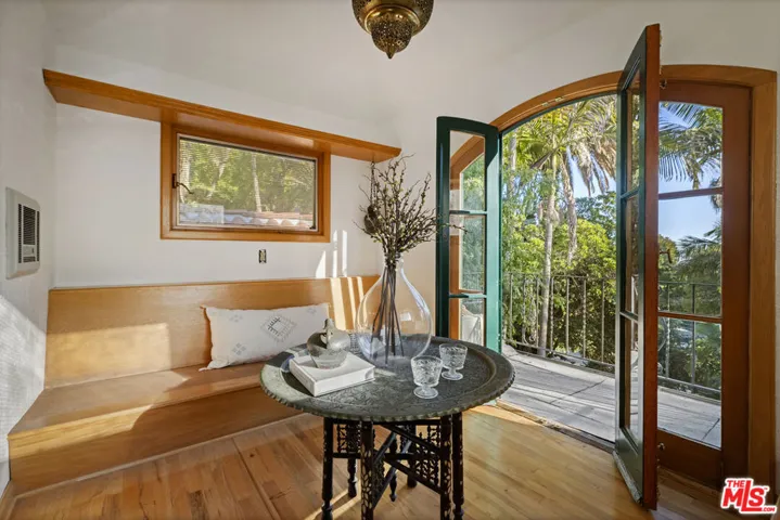 2586 Aberdeen Avenue, Los Angeles, California 90027