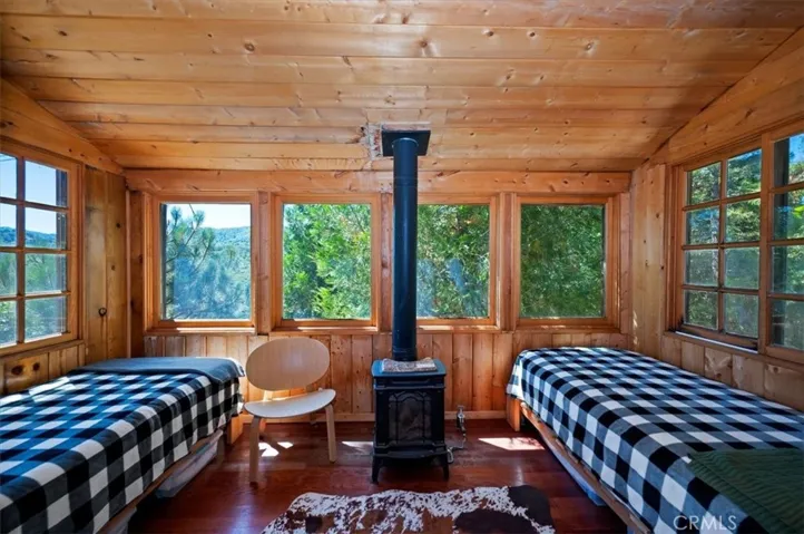 168 Craghill, Cedar Glen, California 92321