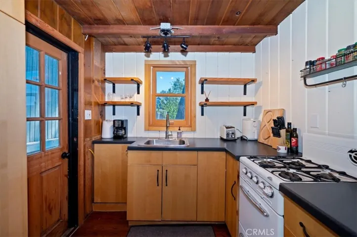 168 Craghill, Cedar Glen, California 92321