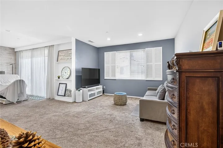 596 Katy, Upland, California 91786
