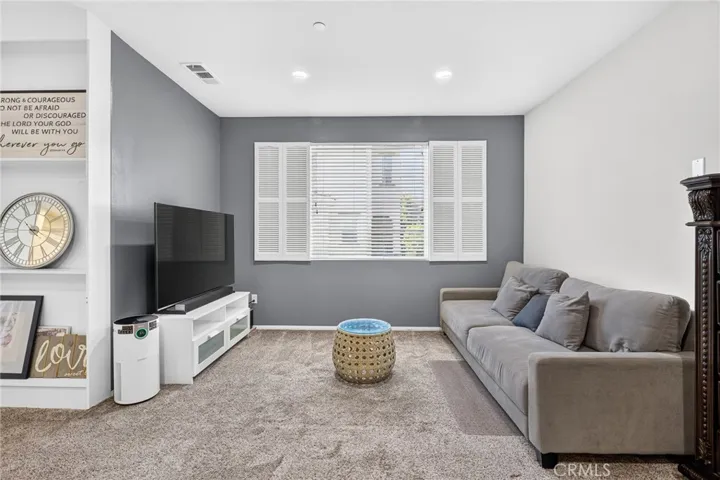 596 Katy, Upland, California 91786