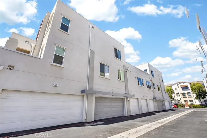596 Katy, Upland, California 91786